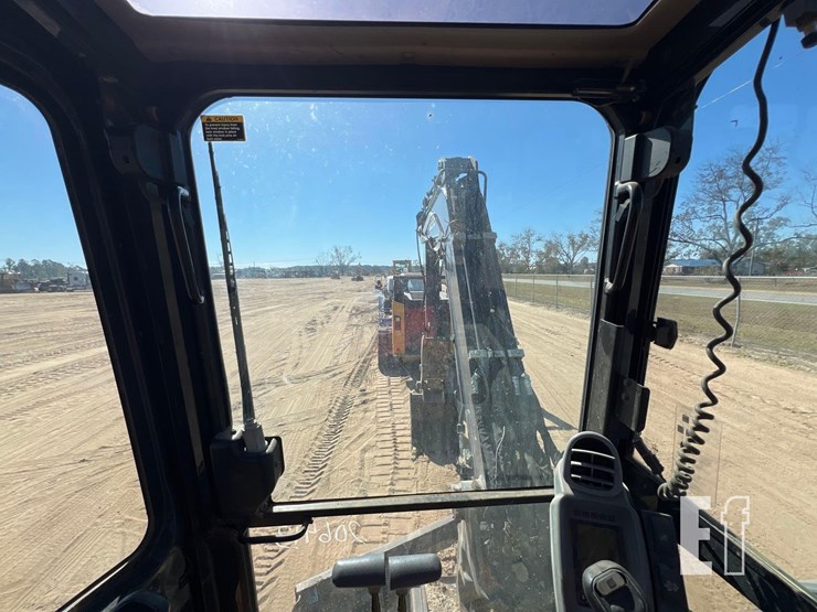 2018-deere-60g-image-40