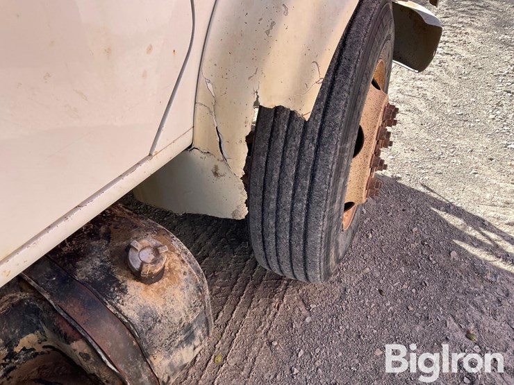 international-4700-image-9