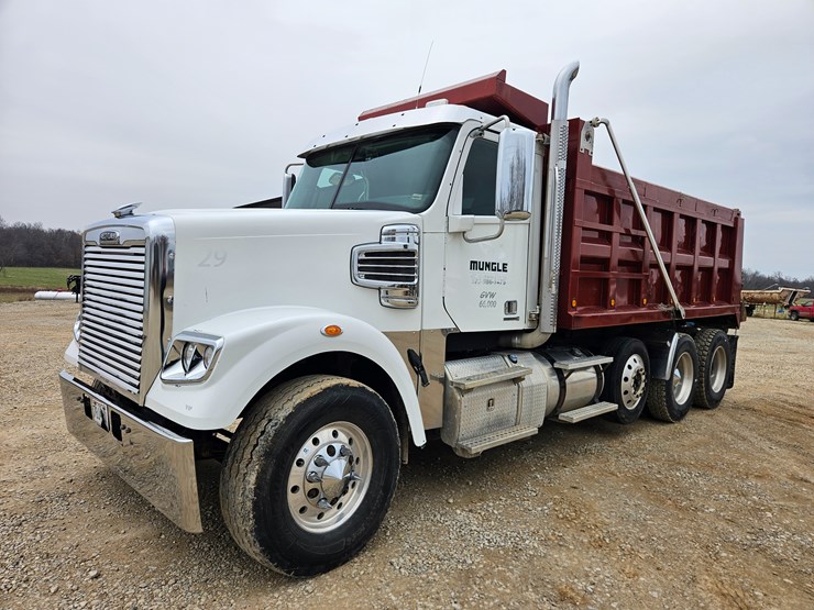 freightliner-122sd-image-3