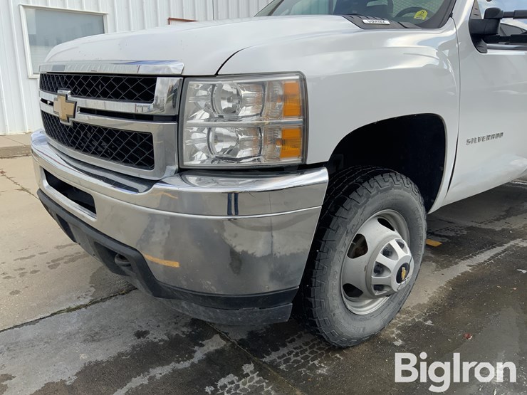 2012-chevrolet-silverado-3500-image-13