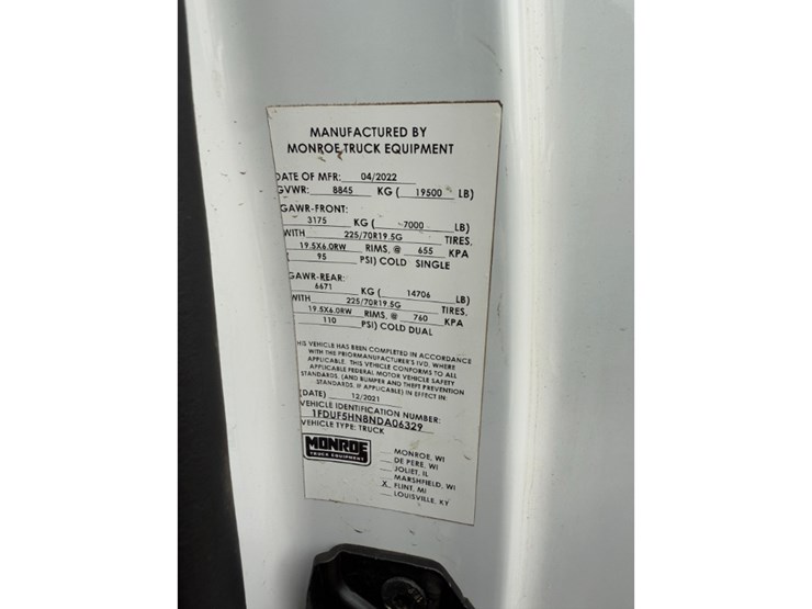 2022-ford-f550-image-22