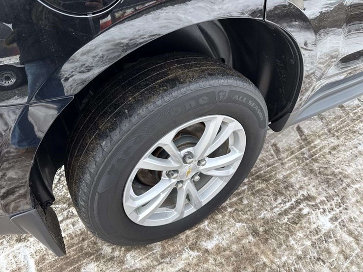 2017-chevrolet-equinox-lt-image-21