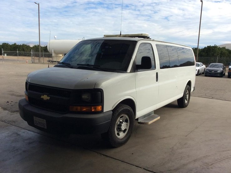 2013-chevrolet-express-3500-image-1
