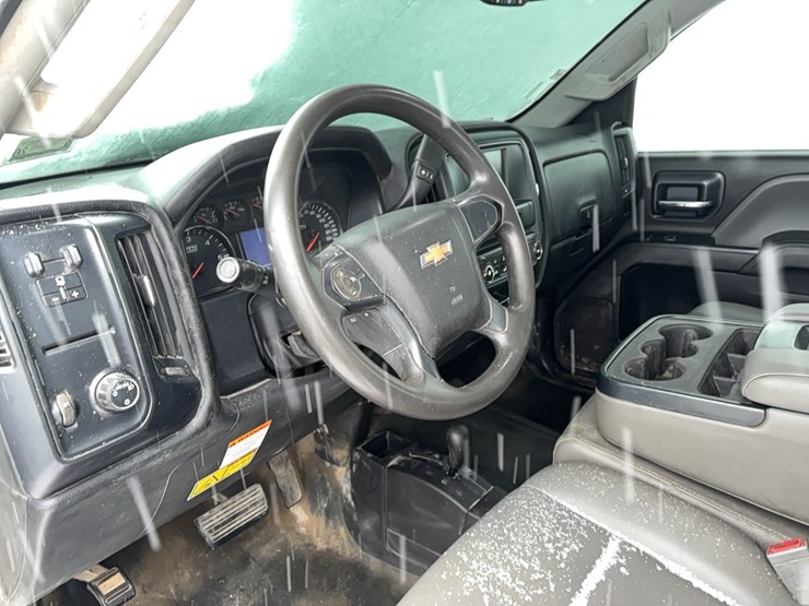 2016-chevrolet-2500hd-image-16