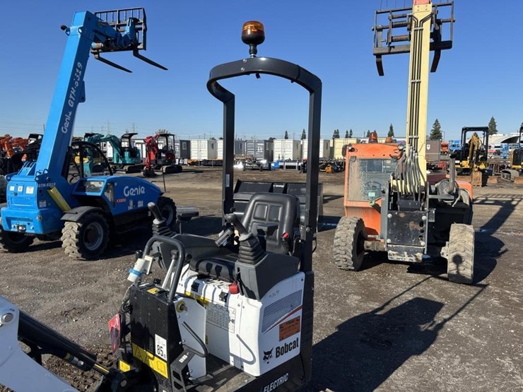 2022-bobcat-e10e-hydraulic-excavator-image-23