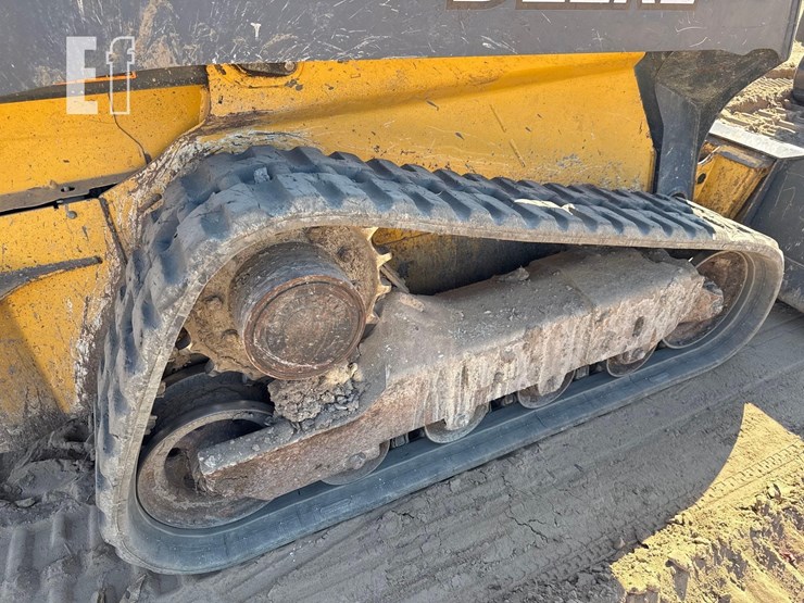 2017-deere-323e-image-13