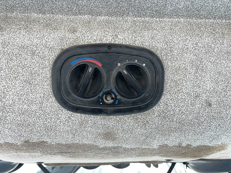 new-holland-t4020-image-18