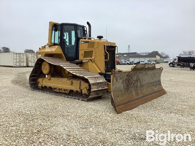 2017-caterpillar-d6n-lgp-image-1