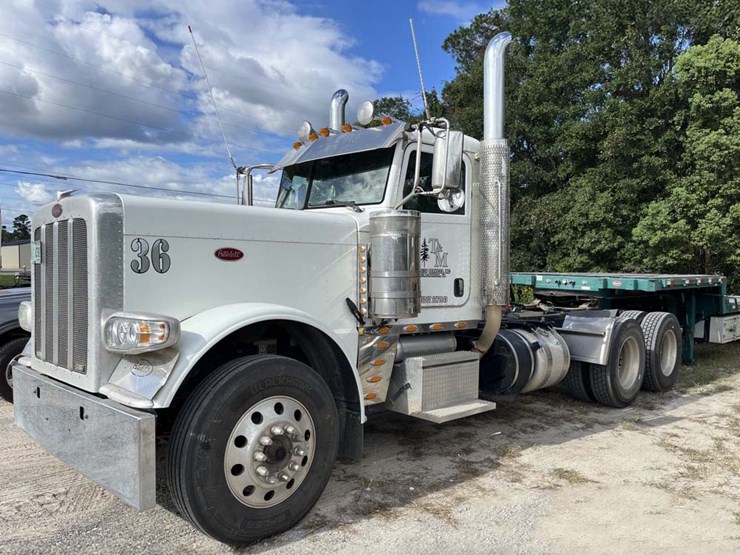 2019-peterbilt-389-image-1