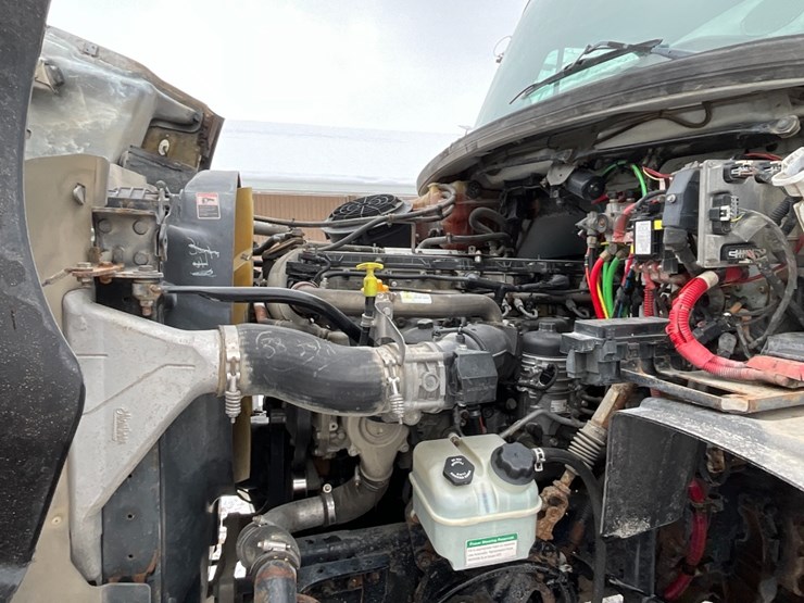 freightliner-114sd-image-15