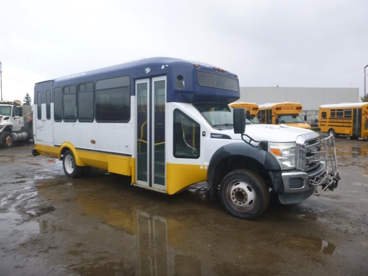 2015-ford-f550-image-2