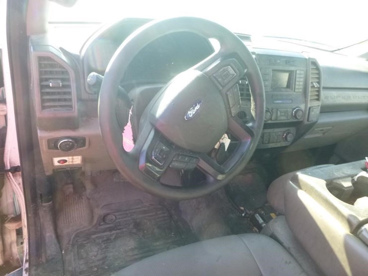 2019-ford-f550-image-26