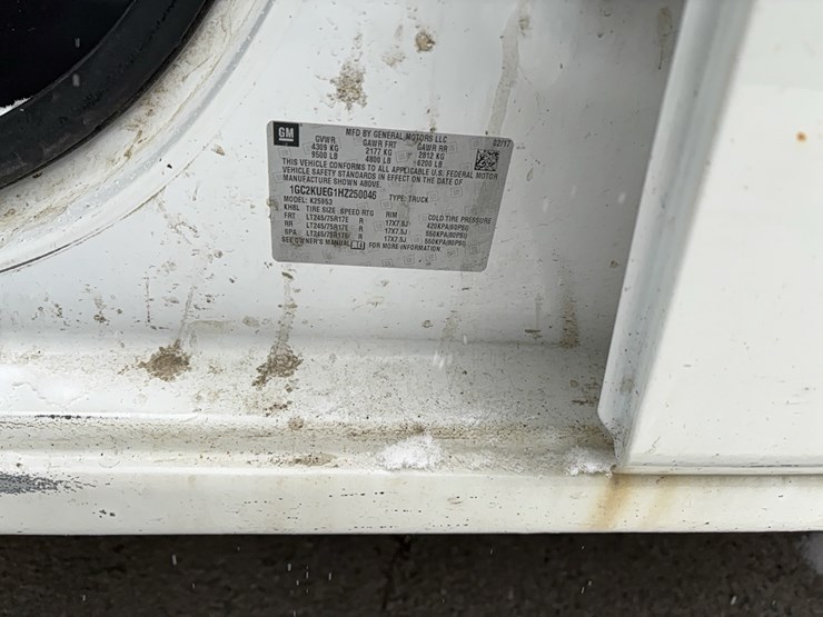 2017-chevrolet-2500hd-image-14