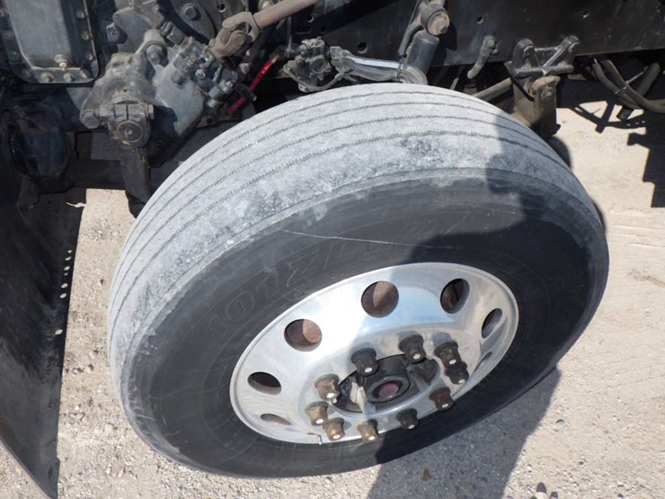 1998-freightliner-fld120-classic-image-25