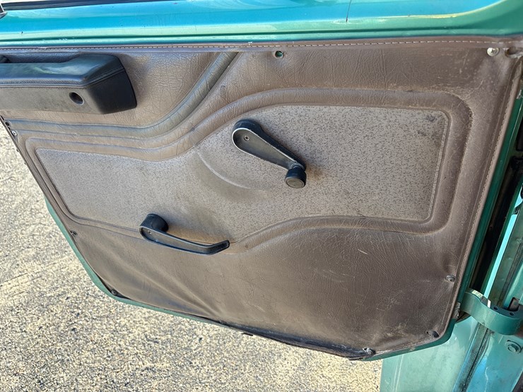 international-4700-image-14