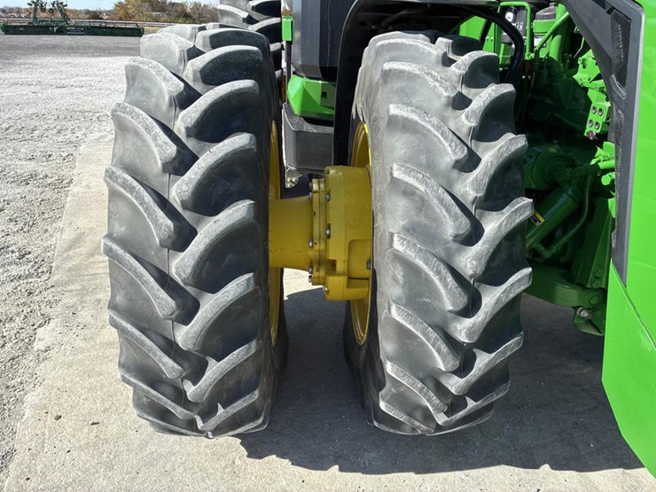 john-deere-8r-340-image-53