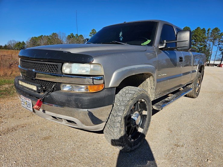 chevrolet-silverado-2500-image-1
