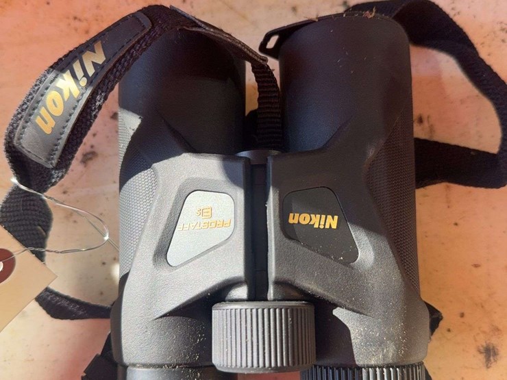 nikon-pro-staff-3s-10x42-binoculars-7-degrees-image-2