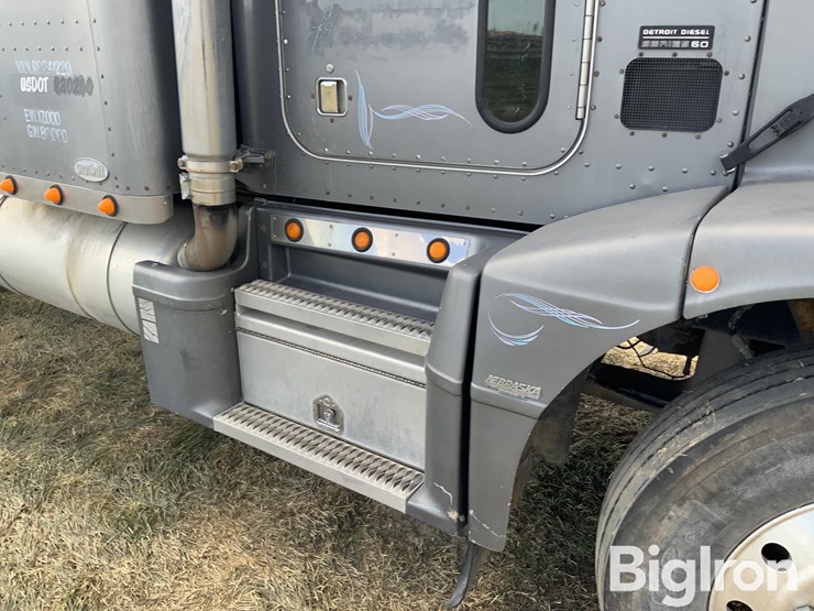 peterbilt-377-image-17