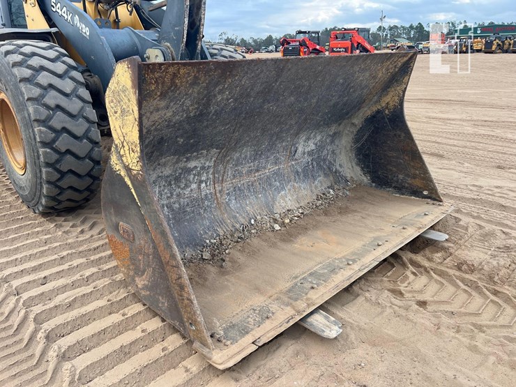 2011-deere-544k-image-13