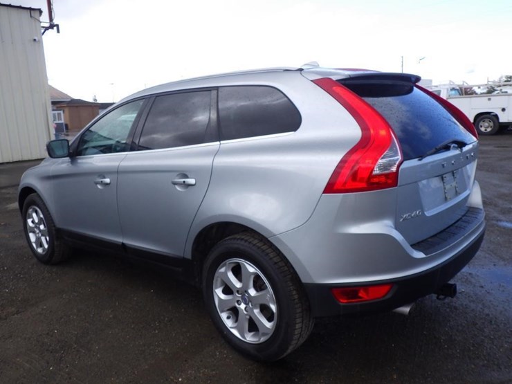 2013-volvo-xc60-image-4