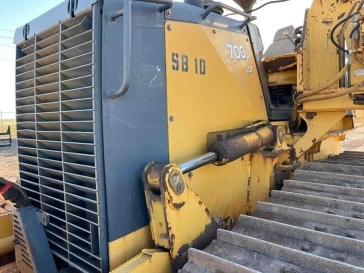 2008-deere-700j-image-13