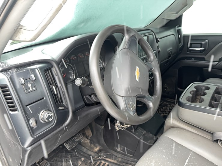 2016-chevrolet-2500hd-image-16