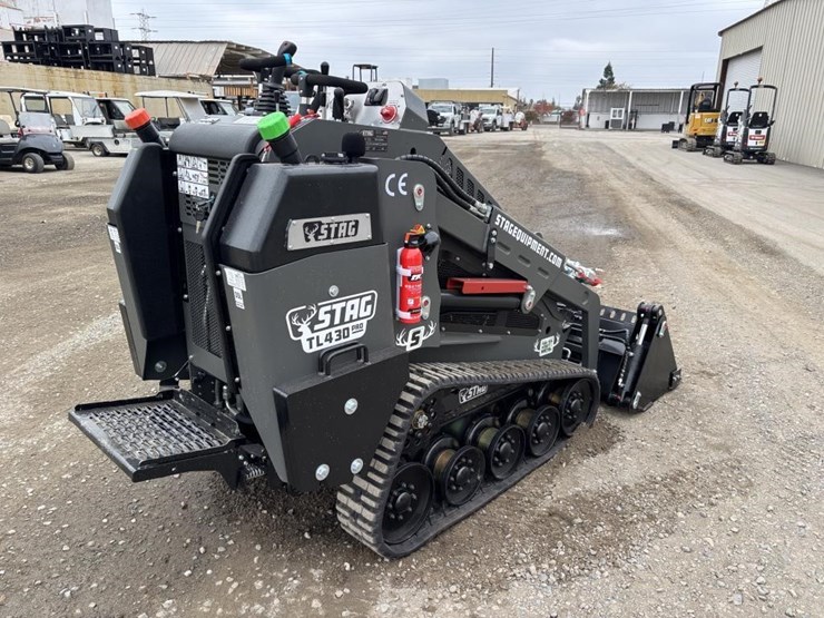 2025-kubota-d1703-image-3