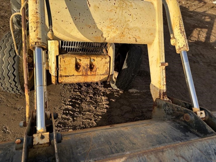 1975-ford-445a-image-12