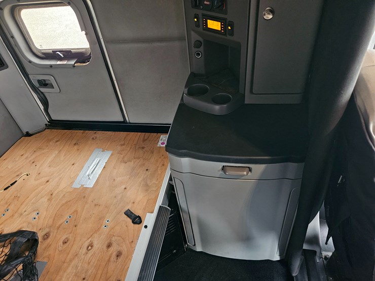 peterbilt-579-image-71