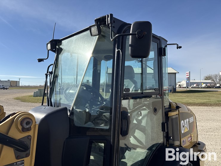 2015-caterpillar-906m-image-11