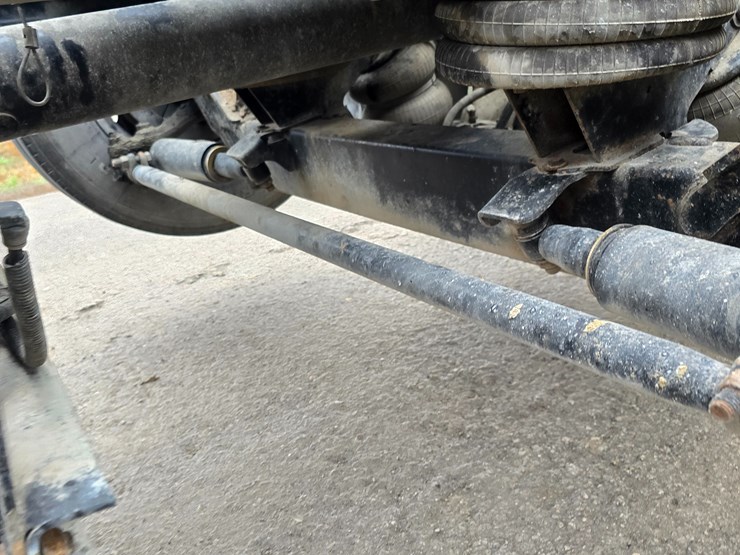 2020-peterbilt-567-image-95