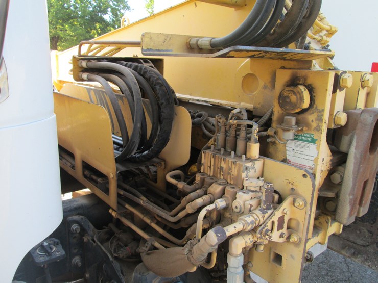 2016-freightliner-108sd-image-15