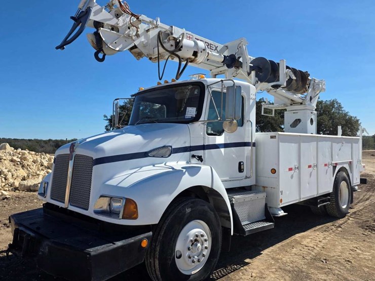 2006-kenworth-t300-image-1