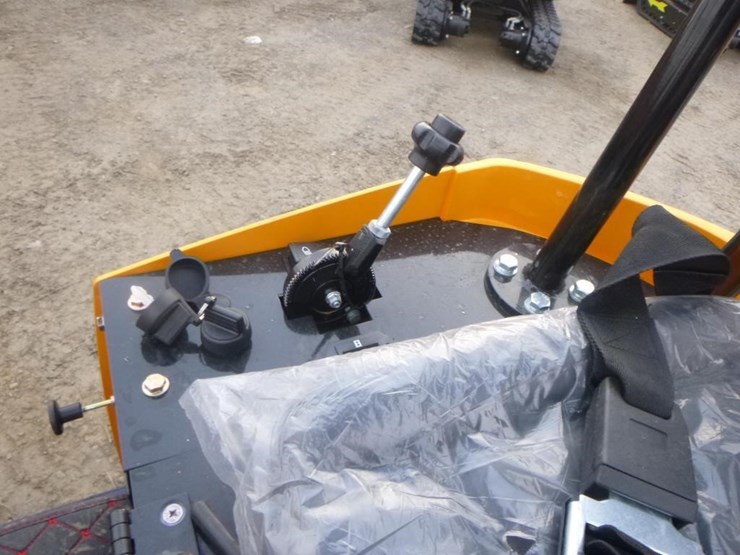 2025-vicsec-vc13-hydraulic-excavator-image-23