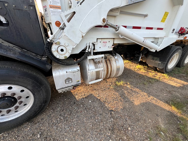 peterbilt-520-image-52