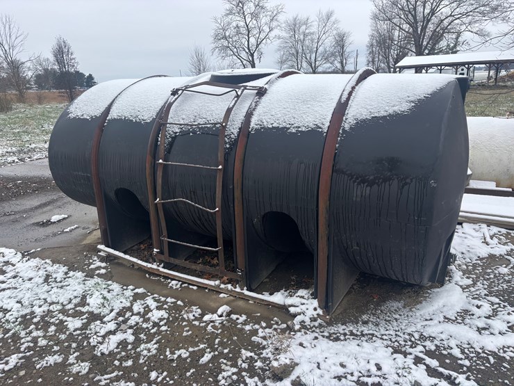 #1545-•-2500-gallon-poly-tank-image-4