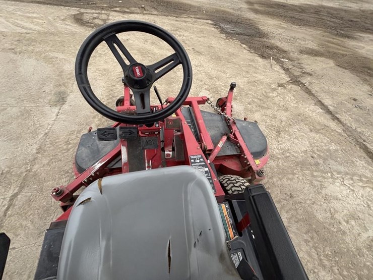 2009-toro-groundsmaster-328d-image-13