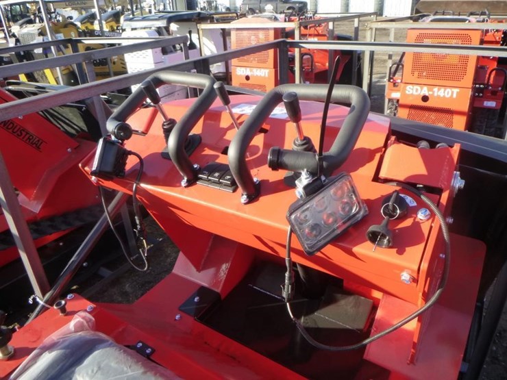 2025-agt-sda-140t-skid-steer-track-loader-image-15