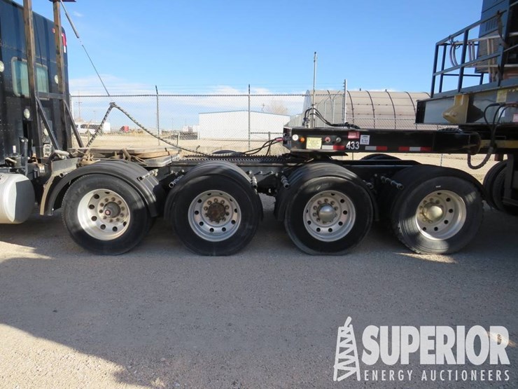 2016-peterbilt-389-image-9