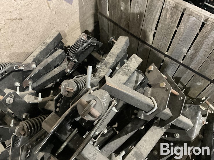 hiniker-spiked-rolling-rotary-hoe-attachment-image-12