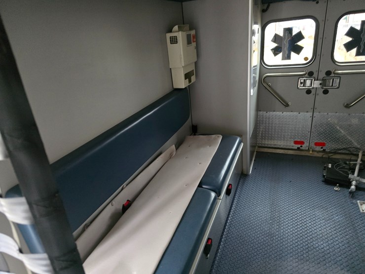 2010-ford-e450-image-46