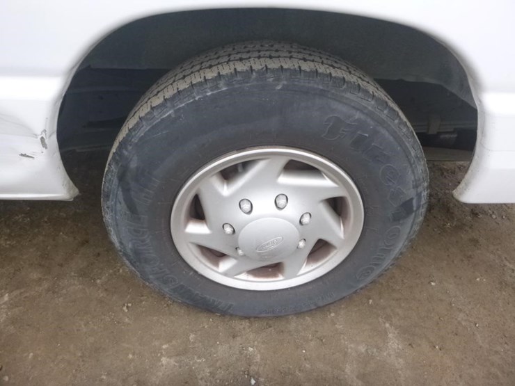 2012-ford-e150-image-18