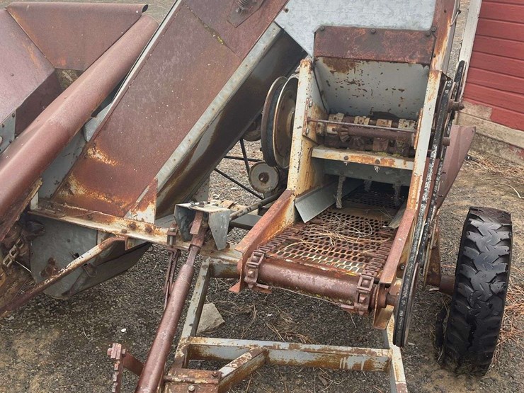 harry-ferguson-model-e-corn-picker---ritzville,-wa-image-3
