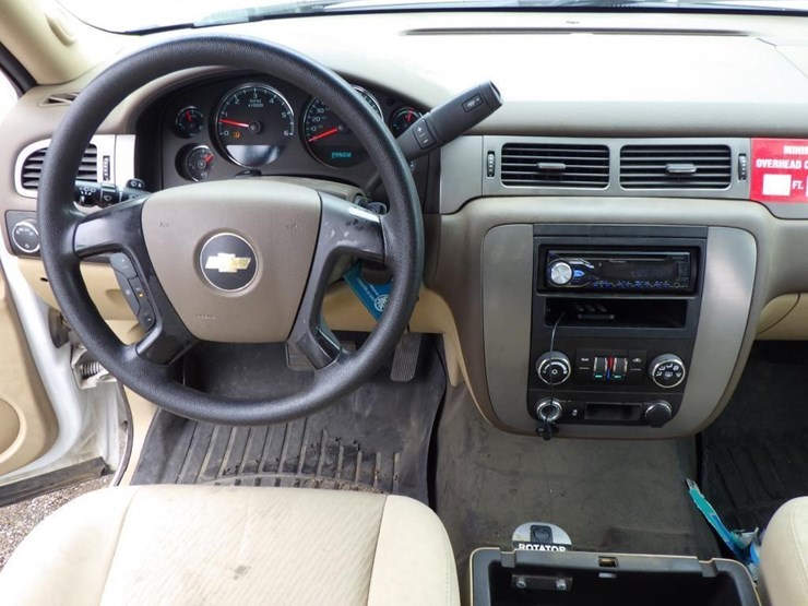 2014-chevrolet-tahoe-image-9