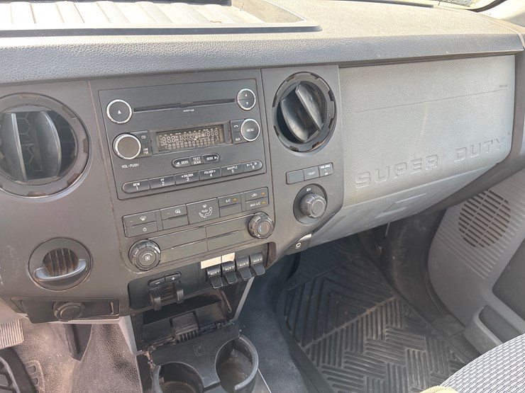 2011-ford-f550-image-12