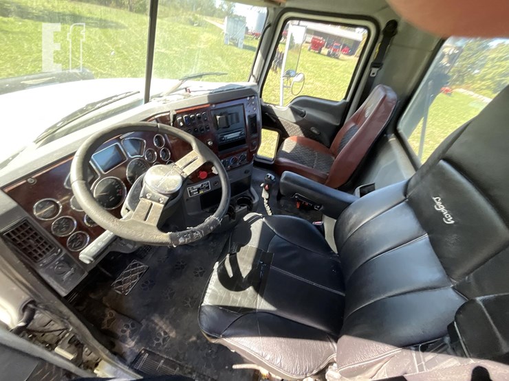 2013-mack-pinnacle-chu613-image-16