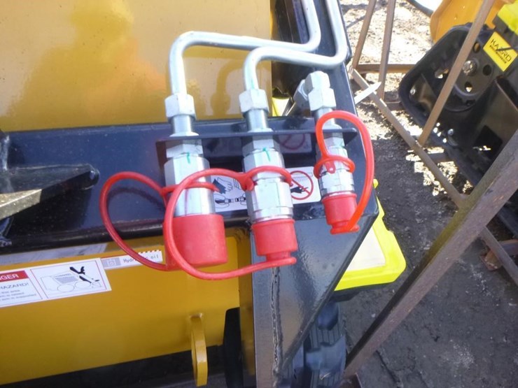 2025-agt-mx-mrt14-skid-steer-track-loader-image-10