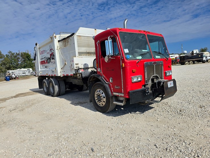 2003-peterbilt-320-image-45