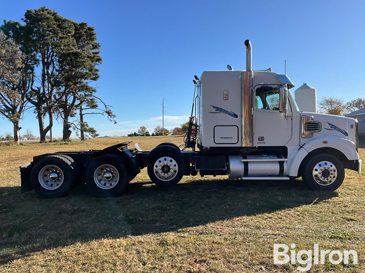 freightliner-122sd-image-4